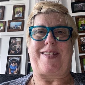 Meet your Posher, Connie